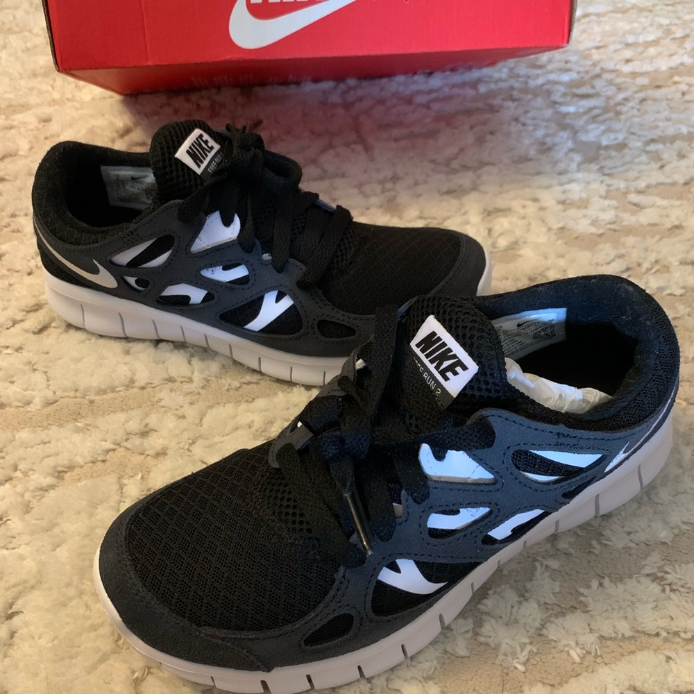 Women’s Nike Free Run 2 size 6